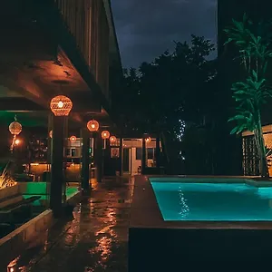 Shambalam Hostel Tulum Pueblo